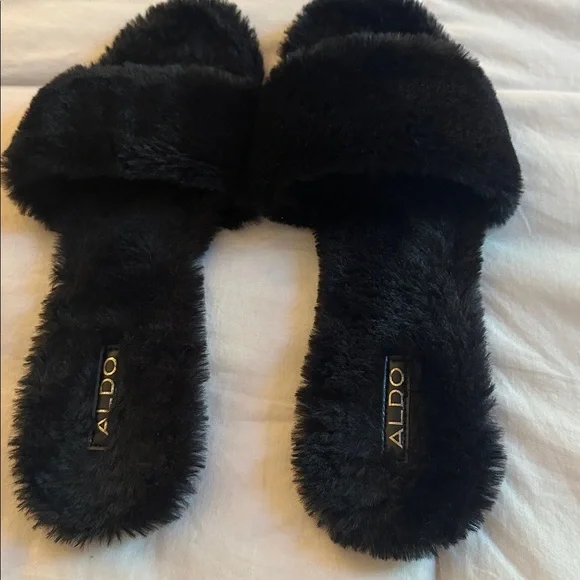 Aldo Plush Black Slippers - Picture 1 of 4